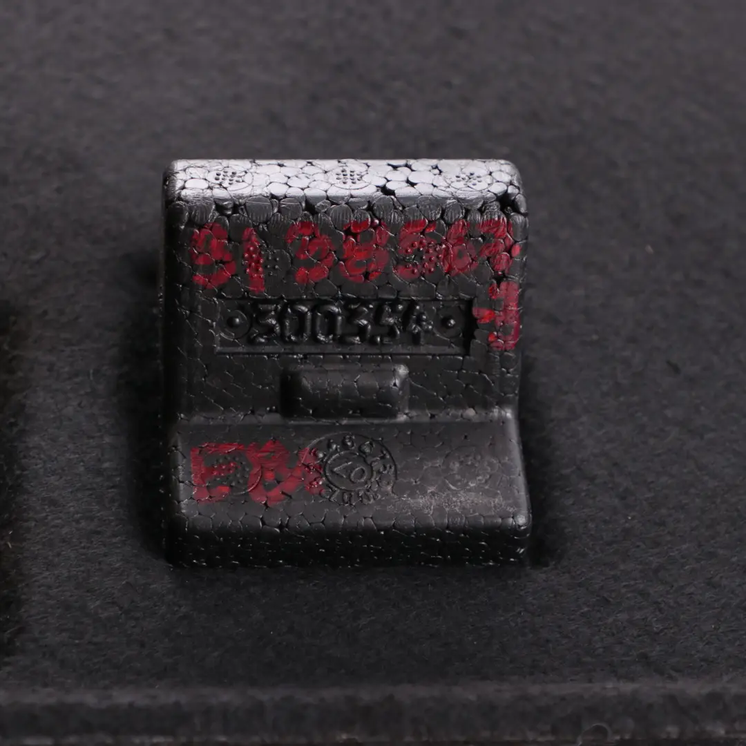 Fodera per il pavimento del bagagliaio Tappetino in moquette per BMW 1 E81 E87 3 con numero di parte 9138567 BMW 1 E81 E87 3 Fodera per il pavimento del bagagliaio Tappetino in moquette - SKU 9138567-3 - Numero di parte 9138567