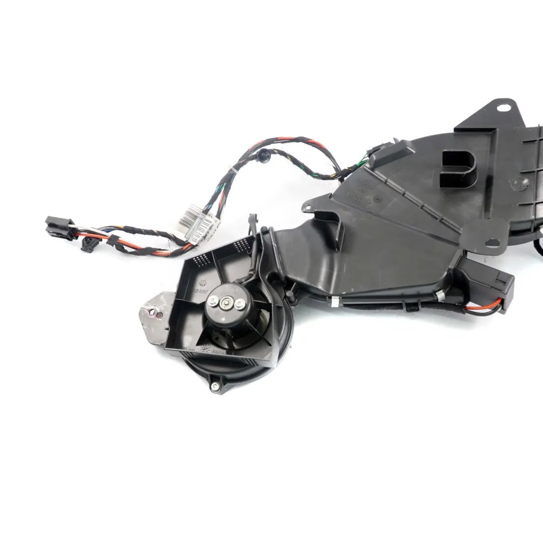 BMW X5 E70 Distributeur comprime pour troisieme rangee sieges climatisation A/C - SKU 9139148 - Numéro de pièce 9139148