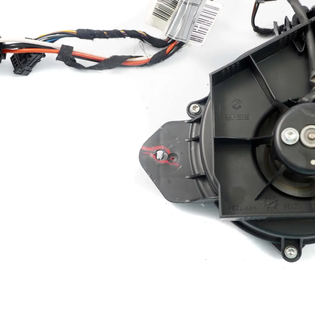 BMW X5 E70 Distributeur comprime pour troisieme rangee sieges climatisation A/C - SKU 9139148 - Numéro de pièce 9139148