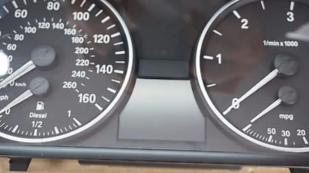 Instrument cluster Speedo clocks Diesel 9141488 Manual to BMW X1 E84 E90 E91 with Part number 62106983488 BMW X1 E84 E90 E91 Instrument cluster Speedo clocks Diesel 9141488 Manual - SKU rhd-9141488 - Part number 62106983488