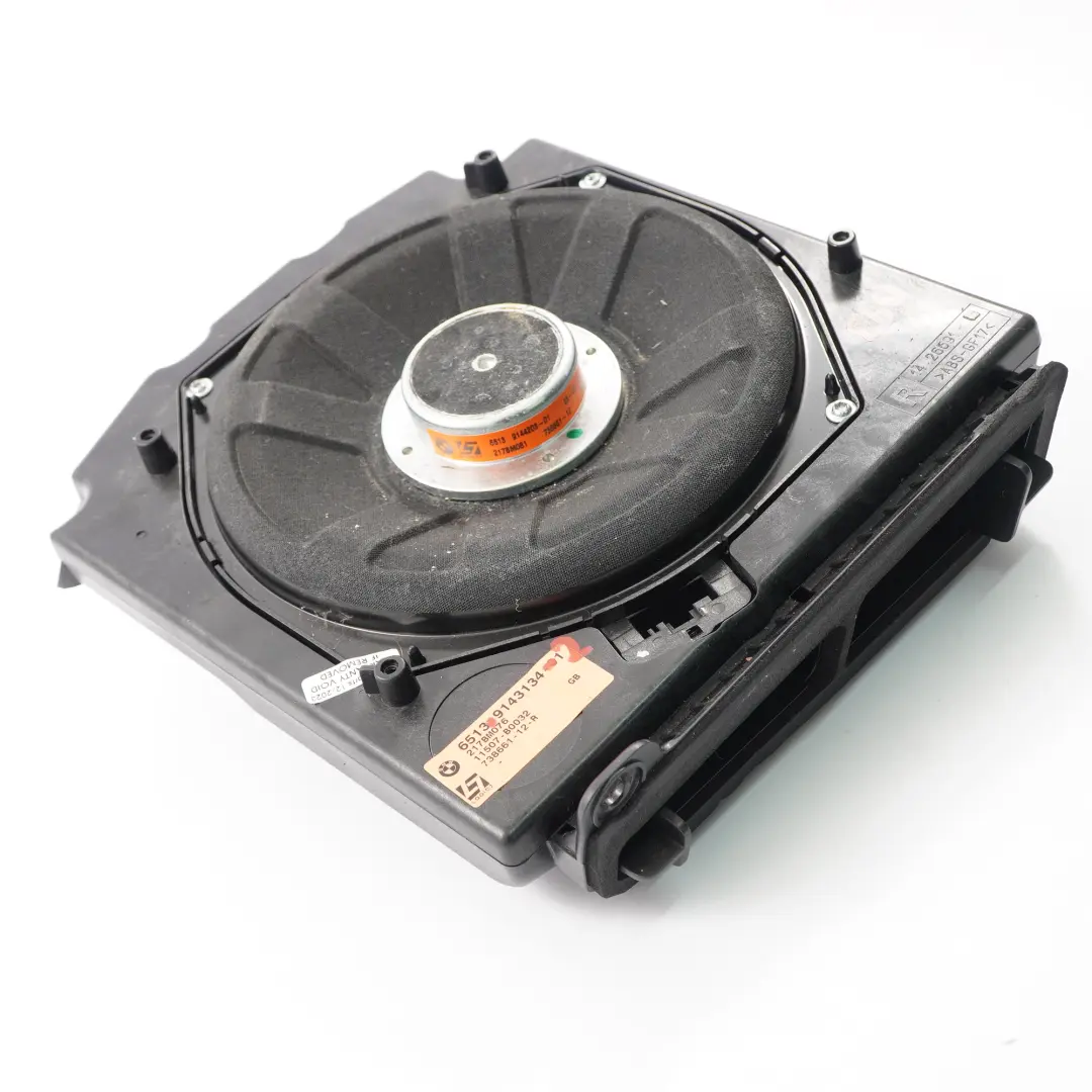 Right O/S Central Bass Speaker Hifi-System Professional Logic 7 L7 to BMW E60 E61 with Part number 9143134 BMW E60 E61 Right O/S Central Bass Speaker Hifi-System Professional Logic 7 L7 - SKU 9143134-2 - Part number 9143134