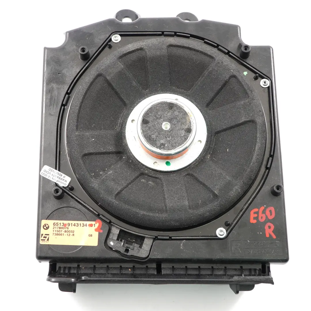 Sistema Hi-Fi Centrale dei Bassi Professional L7 Logic 7 Destra per BMW E60 E61 con numero di parte 9143134 BMW E60 E61 Sistema Hi-Fi Centrale dei Bassi Professional L7 Logic 7 Destra - SKU 9143134 - Numero di parte 9143134