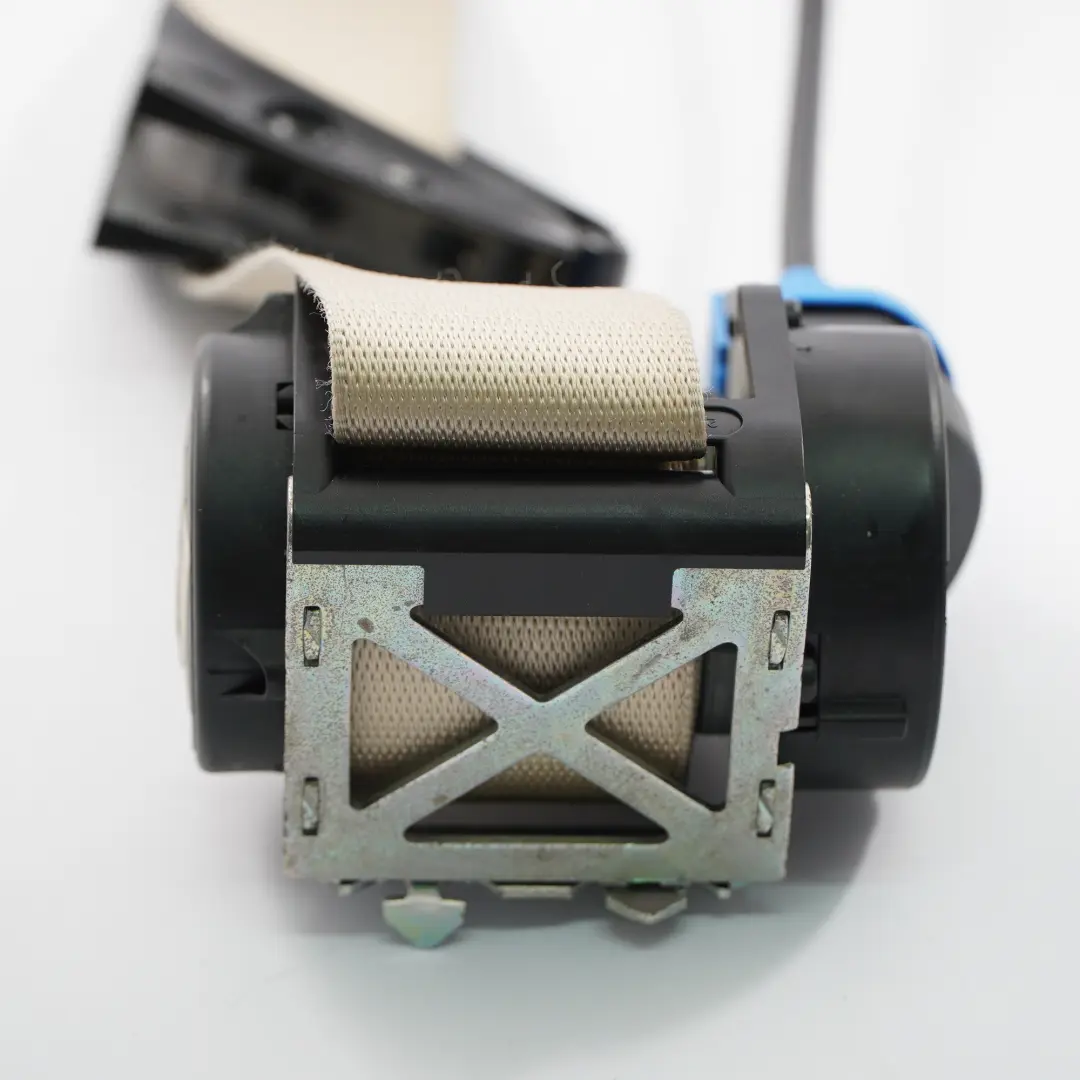 Ceinture de sécurité supérieure avant gauche Cream Beige pour BMW E64 LCI à propos du numéro de pièce 9143253 BMW E64 LCI Ceinture de sécurité supérieure avant gauche Cream Beige - SKU 9143253 - Numéro de pièce 9143253