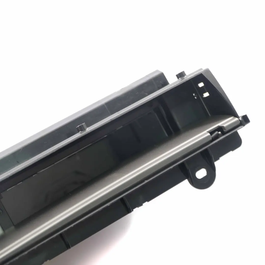 6-fach CD Wechsler Einheit Ohne Magazin für BMW 7 er E65 E66 mit Teilenummer 9143440 BMW 7 er E65 E66 6-fach CD Wechsler Einheit Ohne Magazin - SKU 9143440 - Teilenummer 9143440