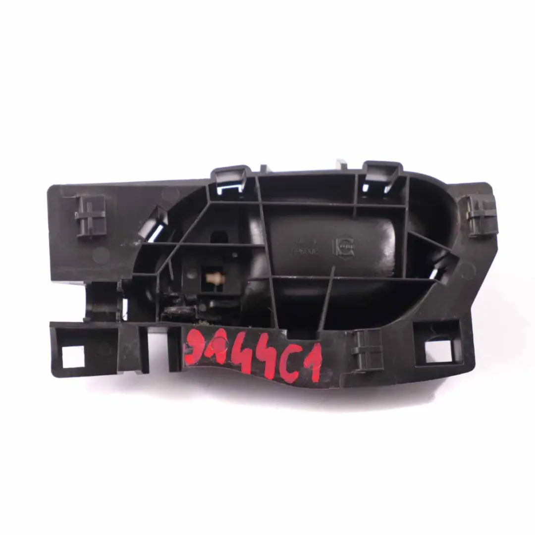 Manija Puerta Interior Delantera Derecha para Citroën Berlingo Peugeot Partner con número de pieza 9144C1 Citroën Berlingo Peugeot Partner Manija Puerta Interior Delantera Derecha - SKU 9144C1 - Número de pieza 9144C1