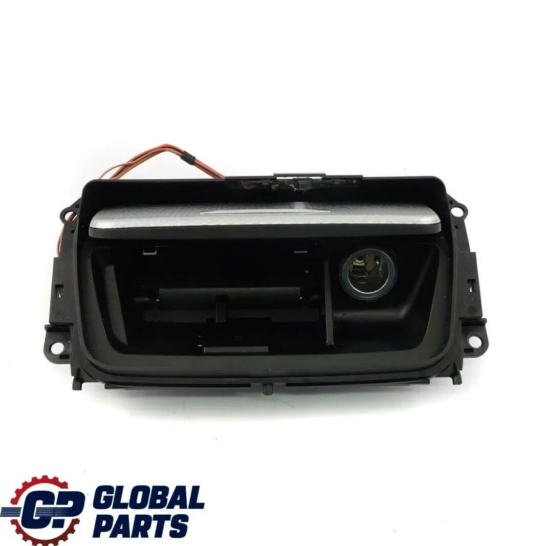 Rivestimento Anteriore Per Posacenere In Alluminio Argento Ghiacciaio per BMW E90 con numero di parte 9145153 BMW E90 Rivestimento Anteriore Per Posacenere In Alluminio Argento Ghiacciaio - SKU 9145153-3 - Numero di parte 9145153