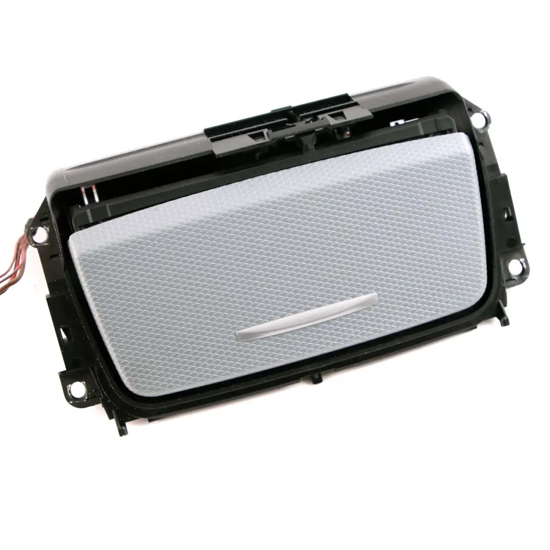 Alluminio Decor Vassoio Posacenere Coperchio Anteriore Ghiacciato per BMW E90 con numero di parte 9145153 BMW E90 Alluminio Decor Vassoio Posacenere Coperchio Anteriore Ghiacciato - SKU 9145153 - Numero di parte 9145153