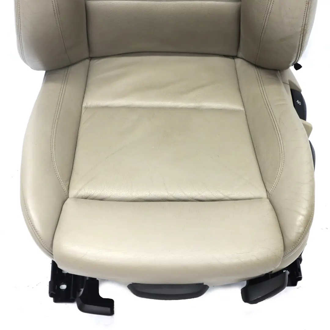Siège avant gauche sport chauffant en cuir Boston Beige Interior pour BMW E88 à propos du numéro de pièce 9145613 BMW E88 Siège avant gauche sport chauffant en cuir Boston Beige Interior - SKU 9145613-1 - Numéro de pièce 9145613
