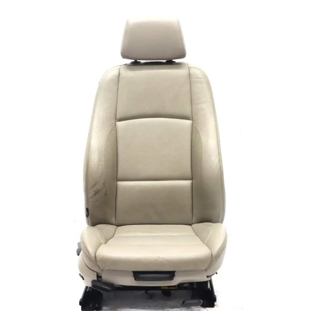 Sedile anteriore Destro riscaldato in pelle Boston Interno Beige per BMW E88 Sport con numero di parte 9145614 BMW E88 Sport Sedile anteriore Destro riscaldato in pelle Boston Interno Beige - SKU 9145614-1 - Numero di parte 9145614