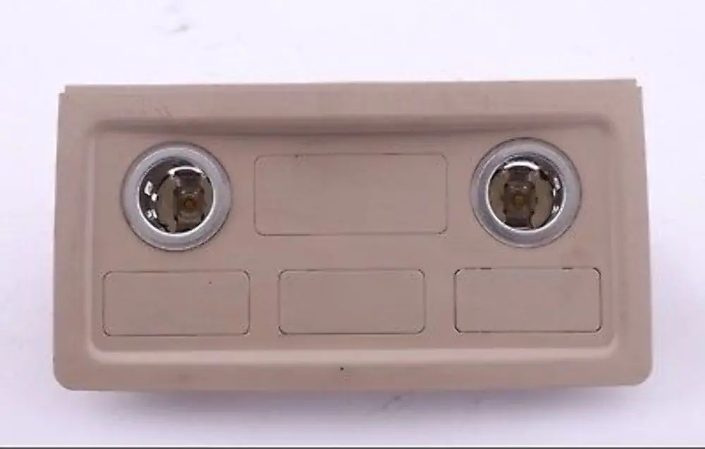 5er E60 E61 Mittelkonsole hinten Zigarettenanzünder Cremebeige für BMW mit Teilenummer 7141357 BMW 5er E60 E61 Mittelkonsole hinten Zigarettenanzünder Cremebeige - SKU 9147012 - Teilenummer 7141357