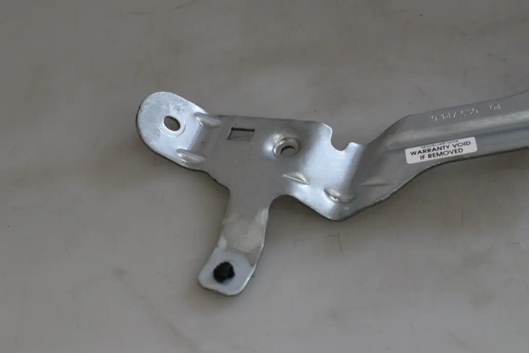 Bracket Right O/S Lateral Trim Panel Rear to BMW Z4 Series E89 Roadster with Part number 9147530 BMW Z4 Series E89 Roadster Bracket Right O/S Lateral Trim Panel Rear - SKU 9147530 - Part number 9147530