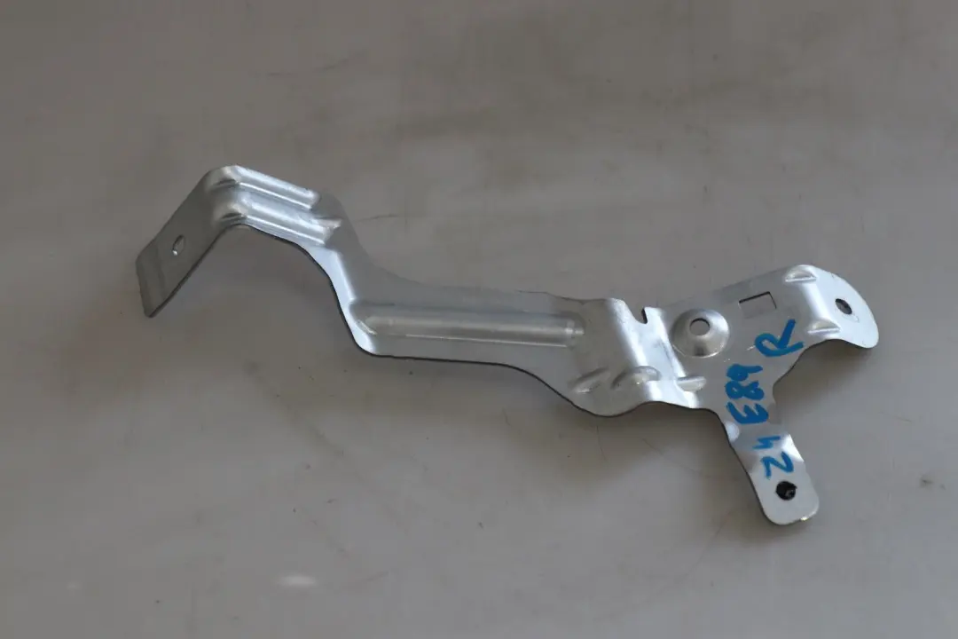 Bracket Right O/S Lateral Trim Panel Rear to BMW Z4 Series E89 Roadster with Part number 9147530 BMW Z4 Series E89 Roadster Bracket Right O/S Lateral Trim Panel Rear - SKU 9147530 - Part number 9147530