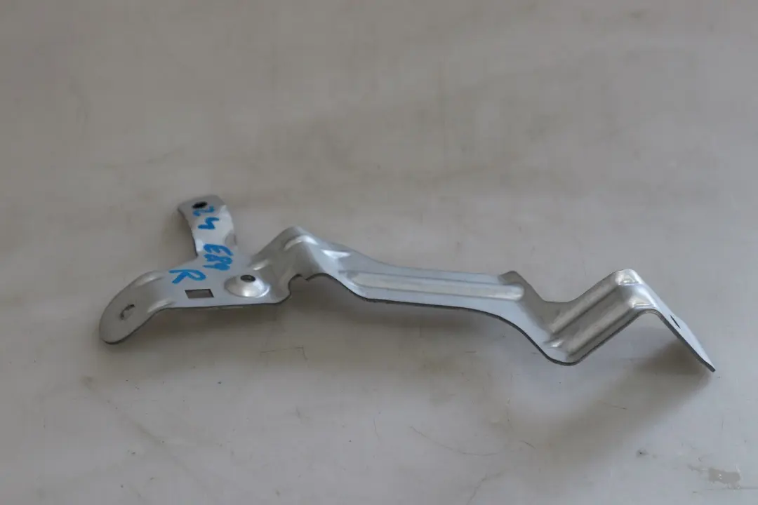 Bracket Right O/S Lateral Trim Panel Rear to BMW Z4 Series E89 Roadster with Part number 9147530 BMW Z4 Series E89 Roadster Bracket Right O/S Lateral Trim Panel Rear - SKU 9147530 - Part number 9147530