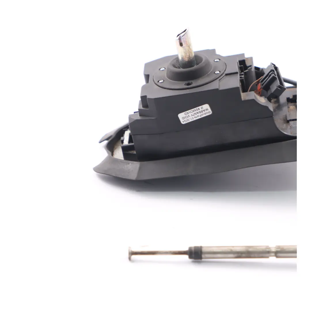 Wybierak Zmiany Biegów do BMW E60 E61 E63 E64 LCI o numerze 9149501 BMW E60 E61 E63 E64 LCI Wybierak Zmiany Biegów - SKU 9149501 - Numer Części 9149501