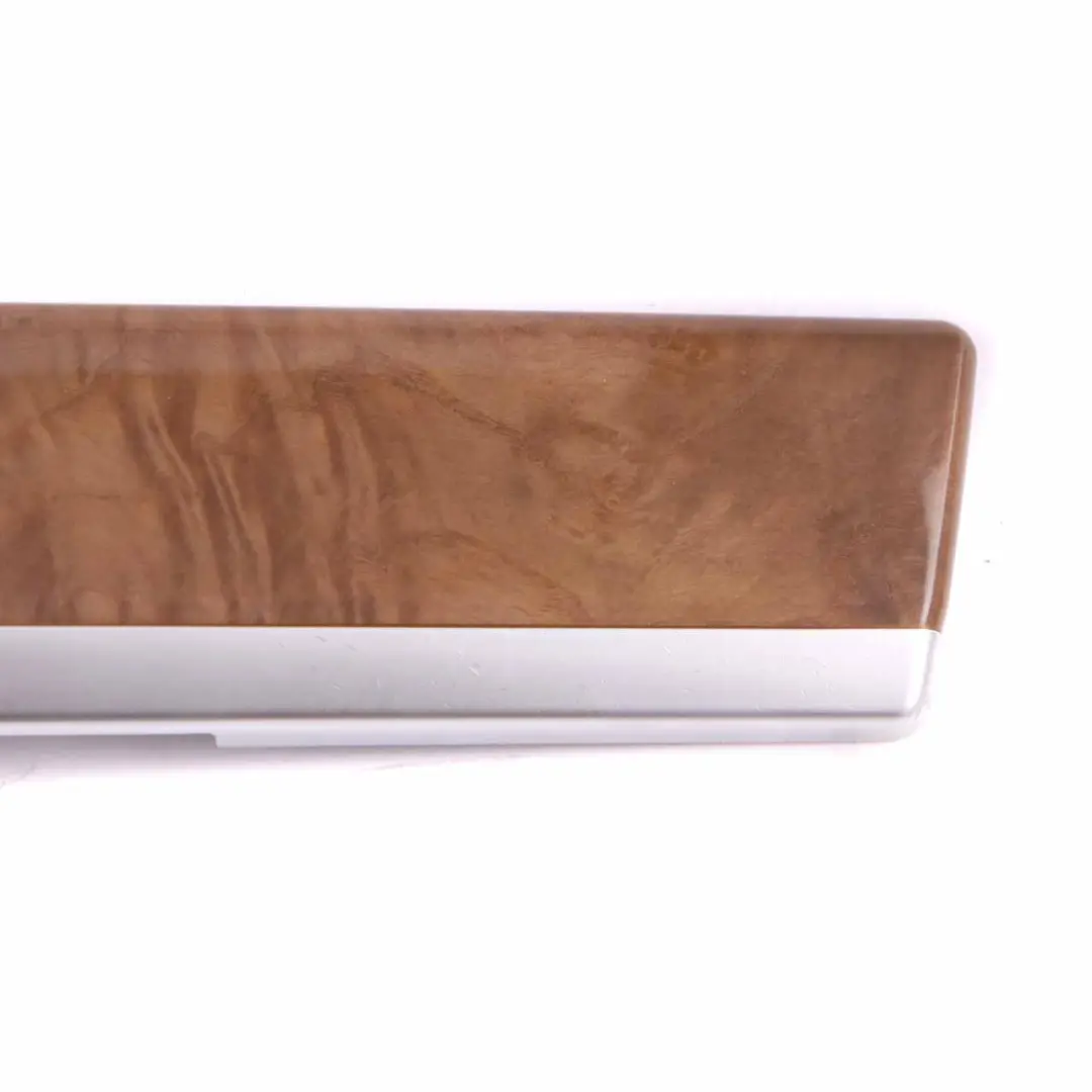 Striscia Rivestimento Porta Anteriore Destra Legno Cenere Beige per BMW F01 con numero di parte 9151210 BMW F01 Striscia Rivestimento Porta Anteriore Destra Legno Cenere Beige - SKU 9151210 - Numero di parte 9151210