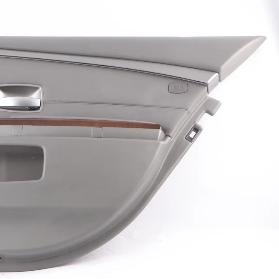 Boczek Panel Drzwi Tylny Prawa Skóra Nasca Flanell Szara do BMW E65 o numerze 9153596 BMW E65 Boczek Panel Drzwi Tylny Prawa Skóra Nasca Flanell Szara - SKU 9153596 - Numer Części 9153596