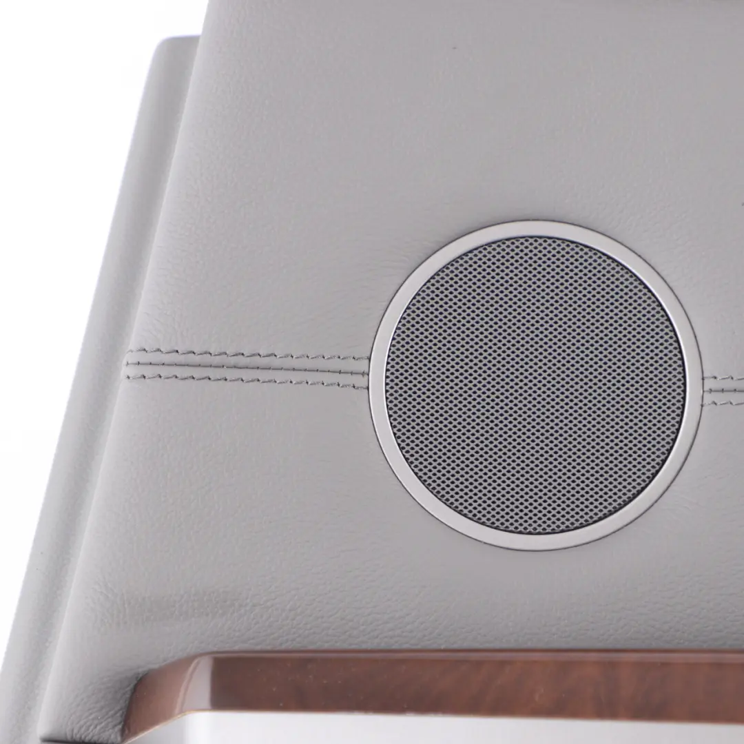 Tarjeta Puerta Trasera Derecha Interior Panel Cuero Nasca Flanell Gris para BMW E65 con número de pieza 9153596 BMW E65 Tarjeta Puerta Trasera Derecha Interior Panel Cuero Nasca Flanell Gris - SKU 9153596 - Número de pieza 9153596