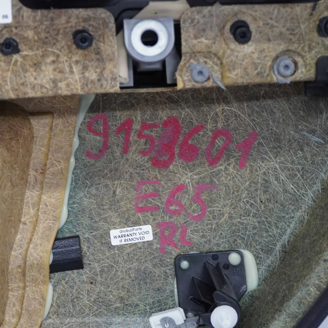 Boczek Drzwi Lewy Tył Skóra Beż do BMW E65 E66 o numerze 9153601 BMW E65 E66 Boczek Drzwi Lewy Tył Skóra Beż - SKU 9153601 - Numer Części 9153601