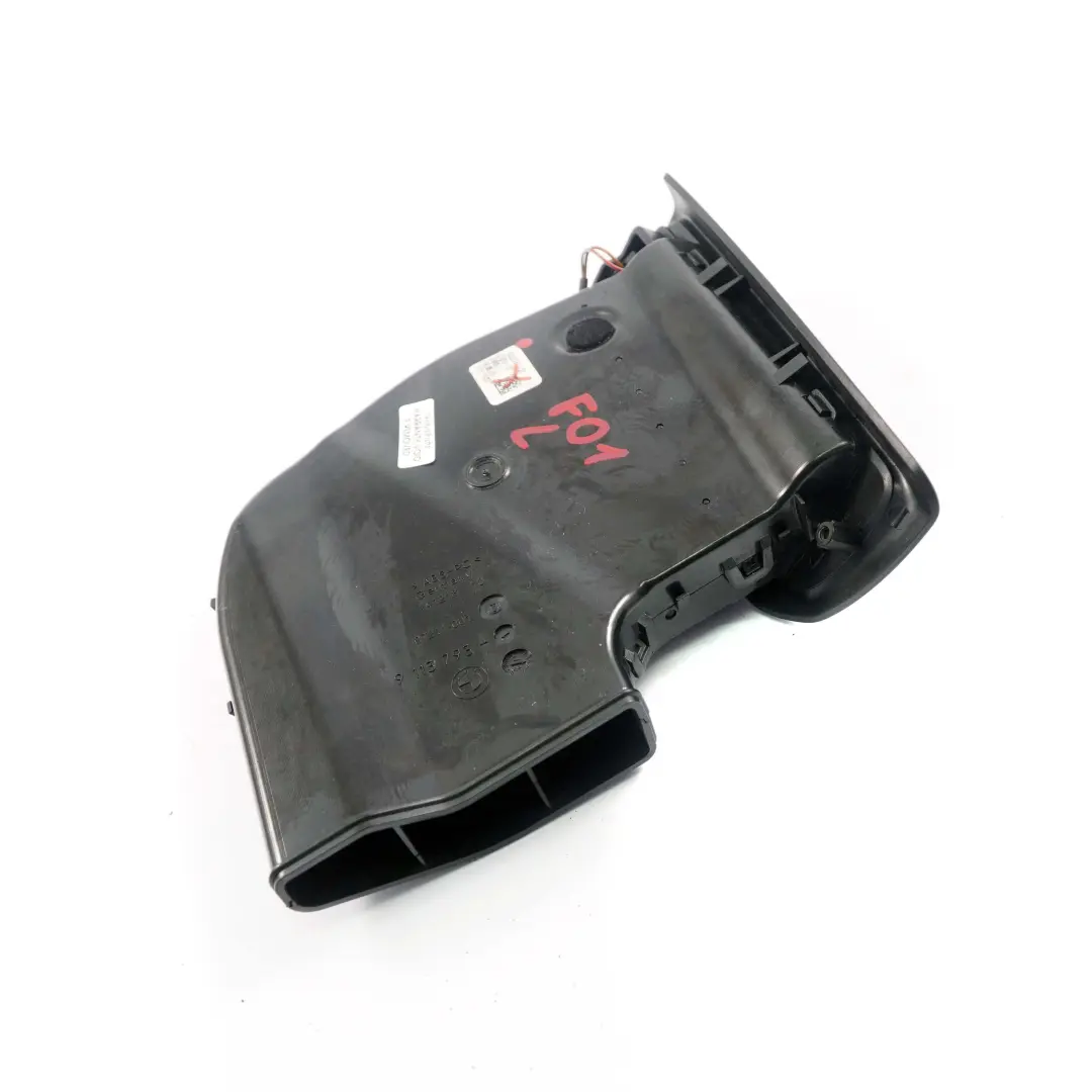 Kratka wlotu świeżego powietrza lewa do BMW F01 F02 o numerze 9153741 BMW F01 F02 Kratka wlotu świeżego powietrza lewa - SKU 9153741 - Numer Części 9153741