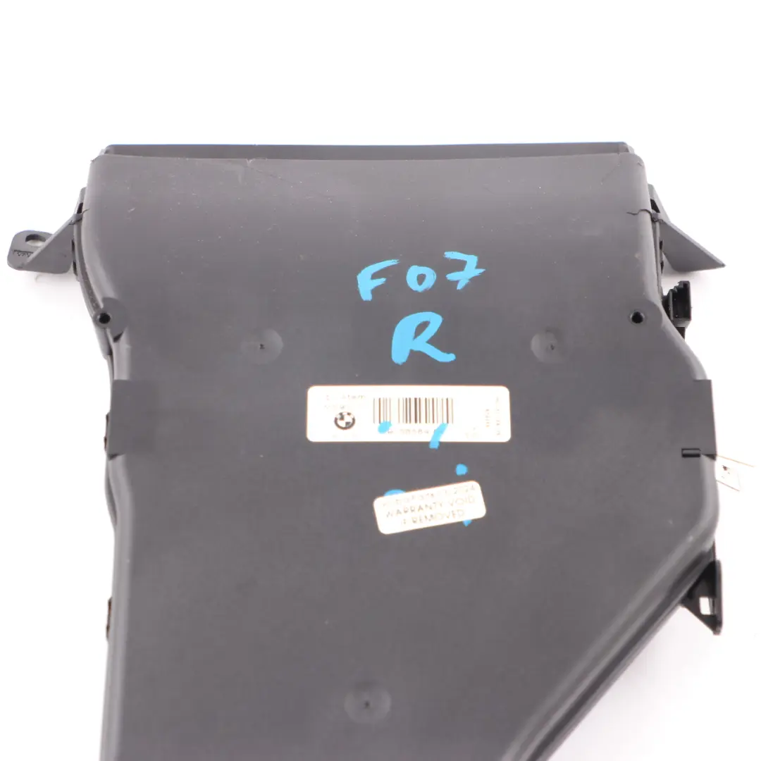 Auxiliary Heater Vent Air Duct Right O/S to BMW F07 GT Electric with Part number 9158584 BMW F07 GT Electric Auxiliary Heater Vent Air Duct Right O/S - SKU 9158584 - Part number 9158584