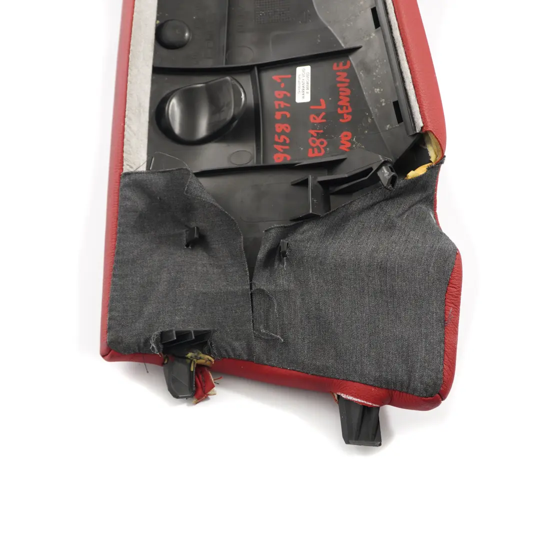 Lateral Acabado Esquina Asiento Trasero Izquierdo Cuero Rojo para BMW E81 E82 con número de pieza 9158979 BMW E81 E82 Lateral Acabado Esquina Asiento Trasero Izquierdo Cuero Rojo - SKU 9158979-1 - Número de pieza 9158979