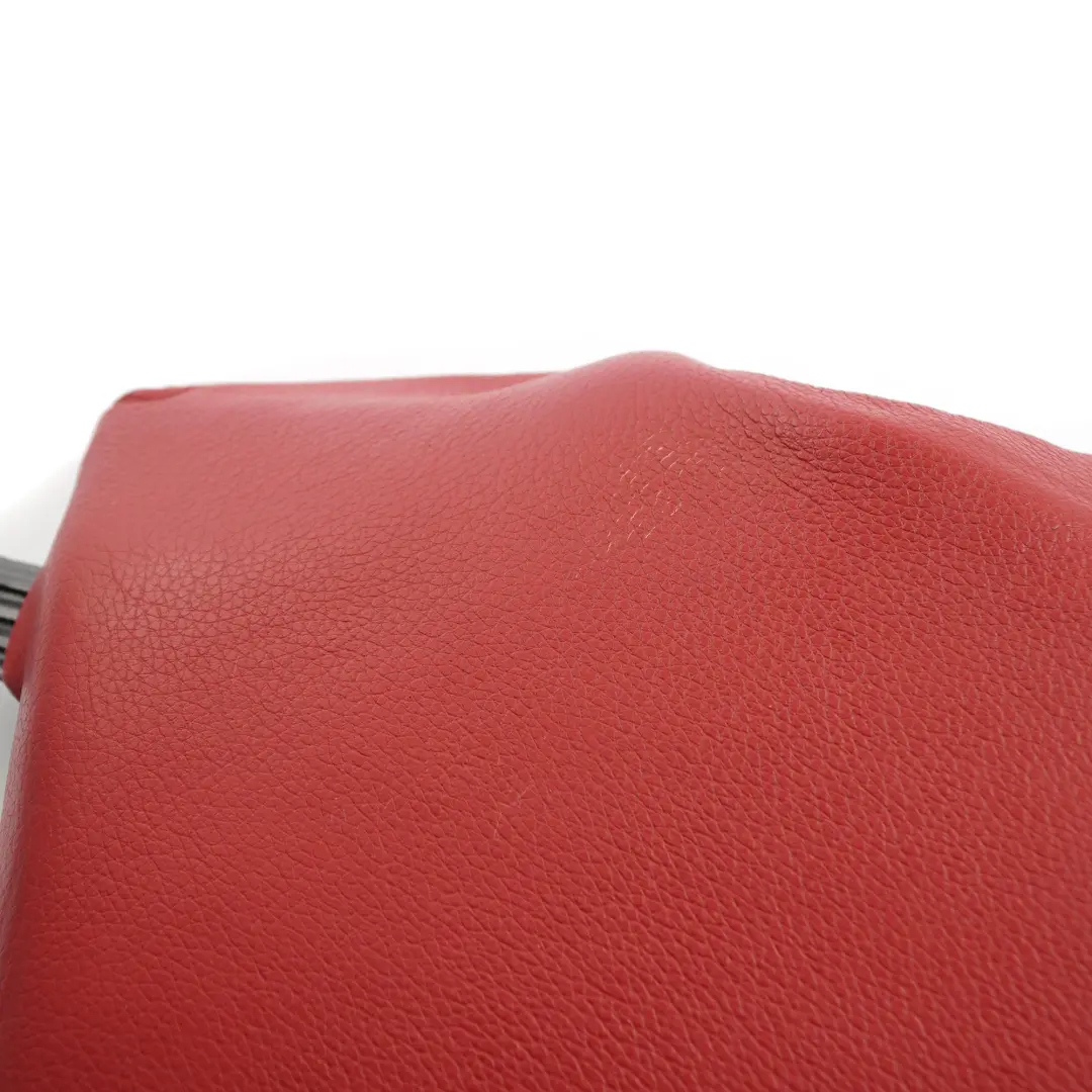 Finitura Laterale Angolo Sedile Posteriore Sinistro Pelle Boston Red per BMW E81 E82 con numero di parte 9158979 BMW E81 E82 Finitura Laterale Angolo Sedile Posteriore Sinistro Pelle Boston Red - SKU 9158979-1 - Numero di parte 9158979