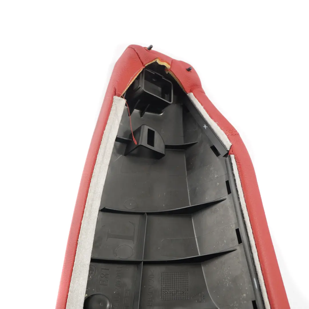 BMW E81 E82 Finitura Laterale Angolo Sedile Posteriore Sinistro Pelle Boston Red - SKU 9158979-1 - Numero di parte 9158979
