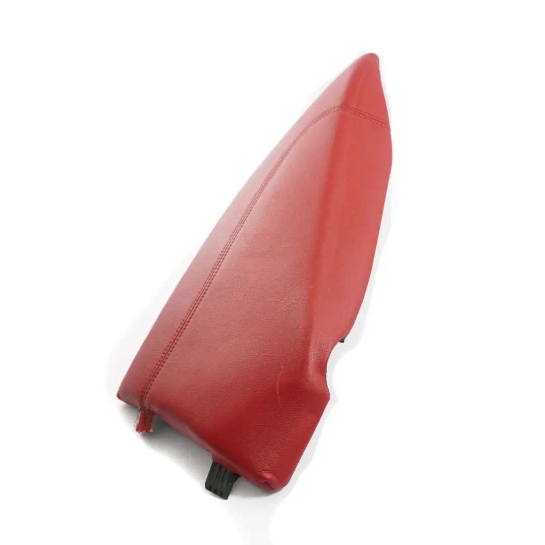 Lateral Acabado Esquina Asiento Trasero Izquierdo Cuero Rojo para BMW E81 E82 con número de pieza 9158980 BMW E81 E82 Lateral Acabado Esquina Asiento Trasero Izquierdo Cuero Rojo - SKU 9158980-1 - Número de pieza 9158980