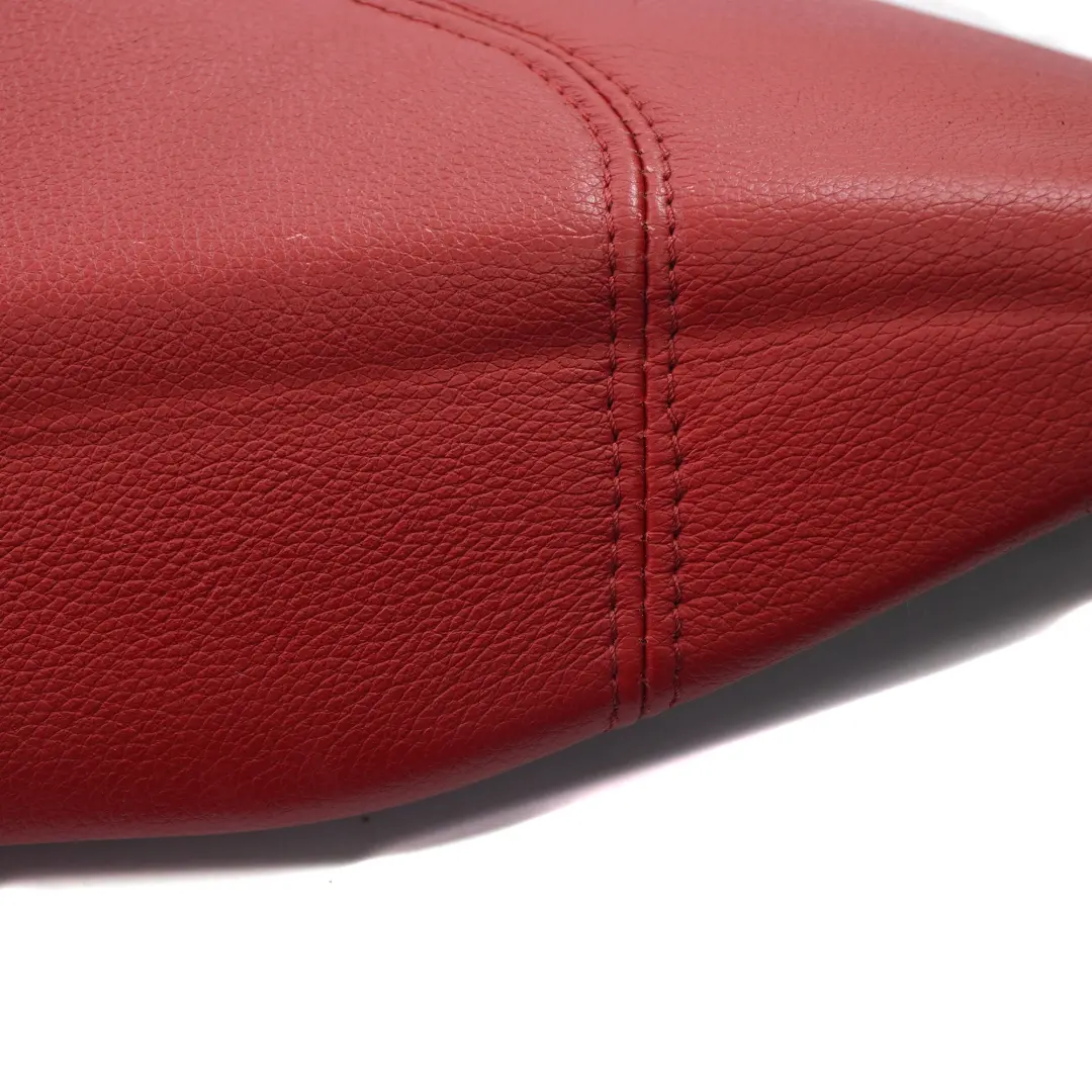 Enjoliveur de Siège Arrière Coin Droite en Cuir Rouge pour BMW E81 E82 à propos du numéro de pièce 9158980 BMW E81 E82 Enjoliveur de Siège Arrière Coin Droite en Cuir Rouge - SKU 9158980-1 - Numéro de pièce 9158980