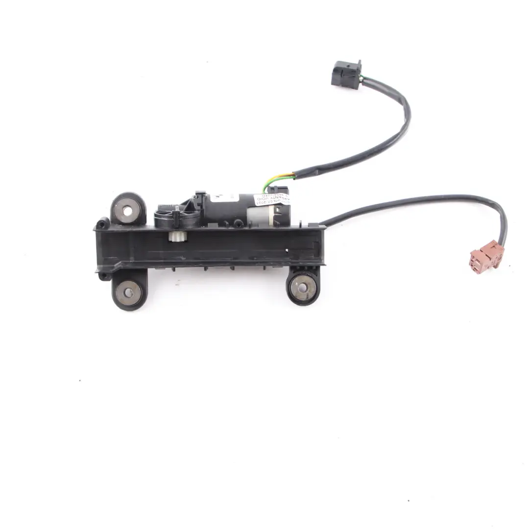 BMW E92 Front Left N/S Passenger Safety Seat Belt Handover Motor Drive - SKU 9165377-1 - Part number 9165377