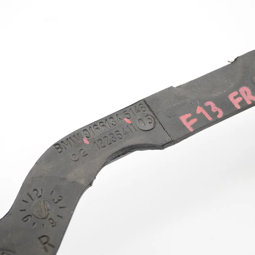 Joint BMW F13 F12 F06 d'insonorisation avant II du cadre latéral droit pour à propos du numéro de pièce 9166134 Joint BMW F13 F12 F06 d'insonorisation avant II du cadre latéral droit - SKU 9166134 - Numéro de pièce 9166134
