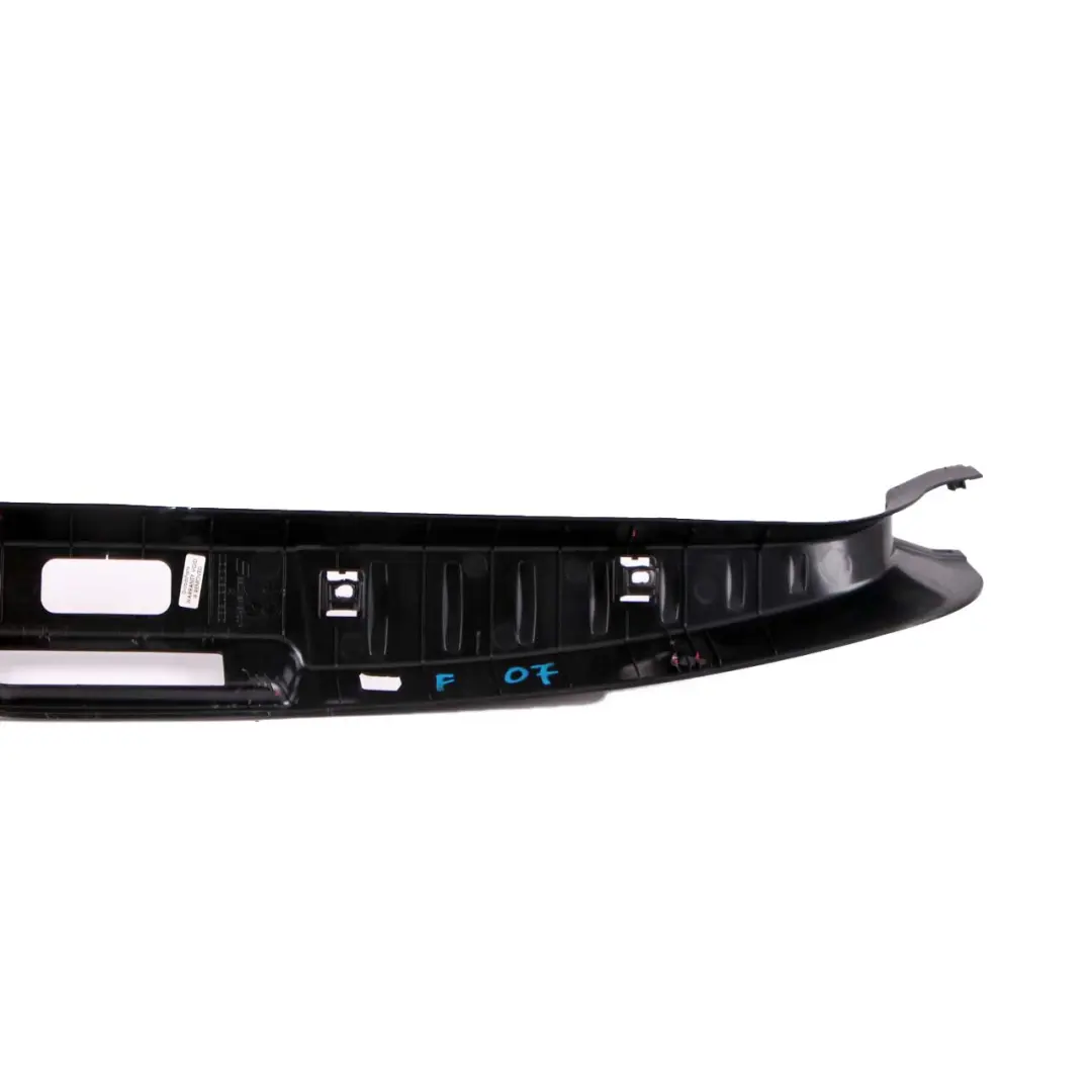 BMW X1 E84 Panneau d'habillage de la serrure du coffre a bagages Noir 7201653 - SKU 7205814 - Numéro de pièce 7205814