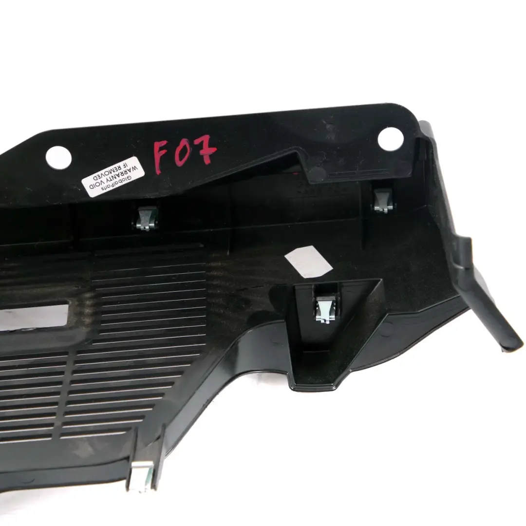 Destra Tronco Parete Pannello copertura rivestimento Nero 9139176 per BMW F07 GT con numero di parte 9167392 BMW F07 GT Destra Tronco Parete Pannello copertura rivestimento Nero 9139176 - SKU 9167392 - Numero di parte 9167392