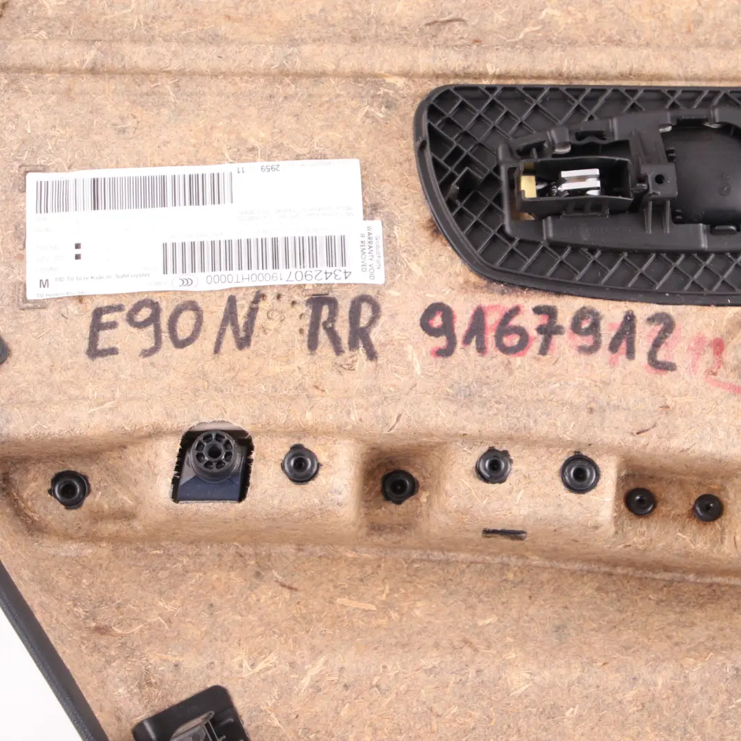 Panel de Tarjeta de Puerta Trasera Derecha Cuero Dakota Oyster para BMW E90 LCI con número de pieza 9167912 BMW E90 LCI Panel de Tarjeta de Puerta Trasera Derecha Cuero Dakota Oyster - SKU 9167912 - Número de pieza 9167912