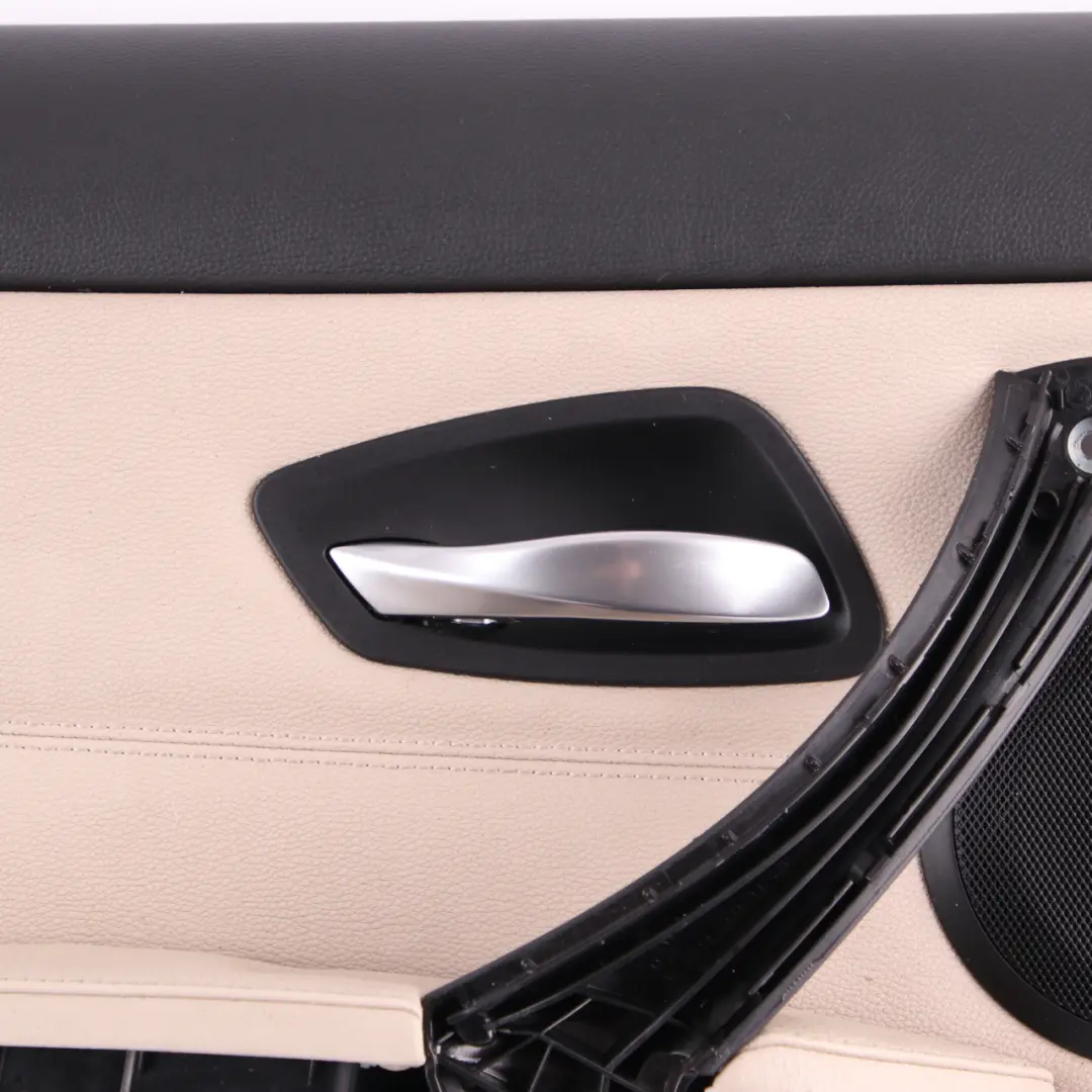 Tarjeta puerta trasera izquierda Panel cuero Oyster Trim para BMW E91 LCI Touring con número de pieza 9167931 BMW E91 LCI Touring Tarjeta puerta trasera izquierda Panel cuero Oyster Trim - SKU 9167931 - Número de pieza 9167931