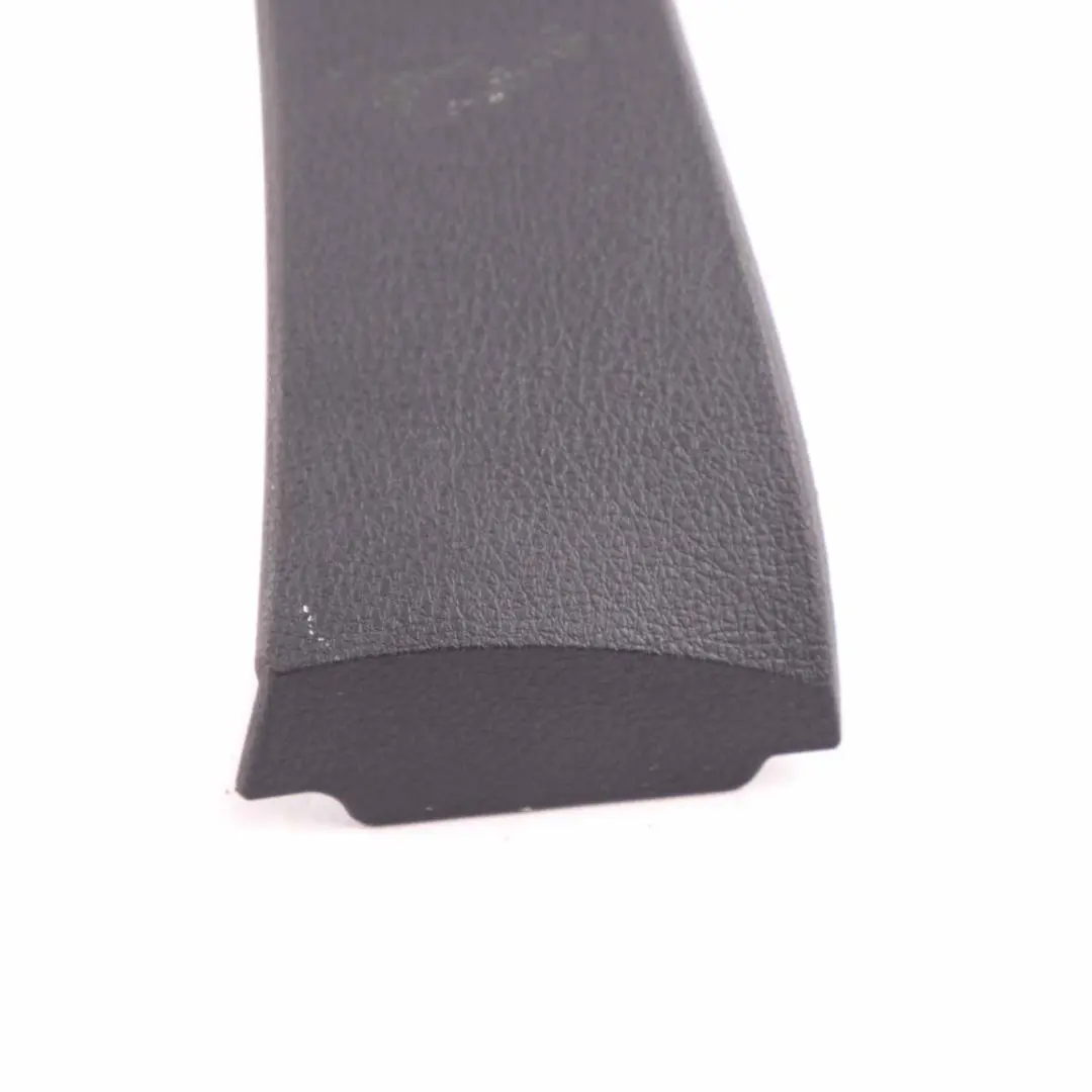 Rivestimento Sedile Pannello Anteriore Destro Nero per BMW F01 F10 F11 LCI con numero di parte 9168230 BMW F01 F10 F11 LCI Rivestimento Sedile Pannello Anteriore Destro Nero - SKU 9168230 - Numero di parte 9168230