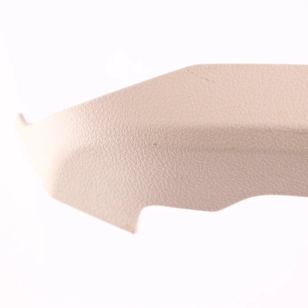 Finisher Upper Rail Exterior Right Oyster per BMW F01 F10 F11 Cover Seat con numero di parte 9168258 BMW F01 F10 F11 Cover Seat Finisher Upper Rail Exterior Right Oyster - SKU 9168258 - Numero di parte 9168258