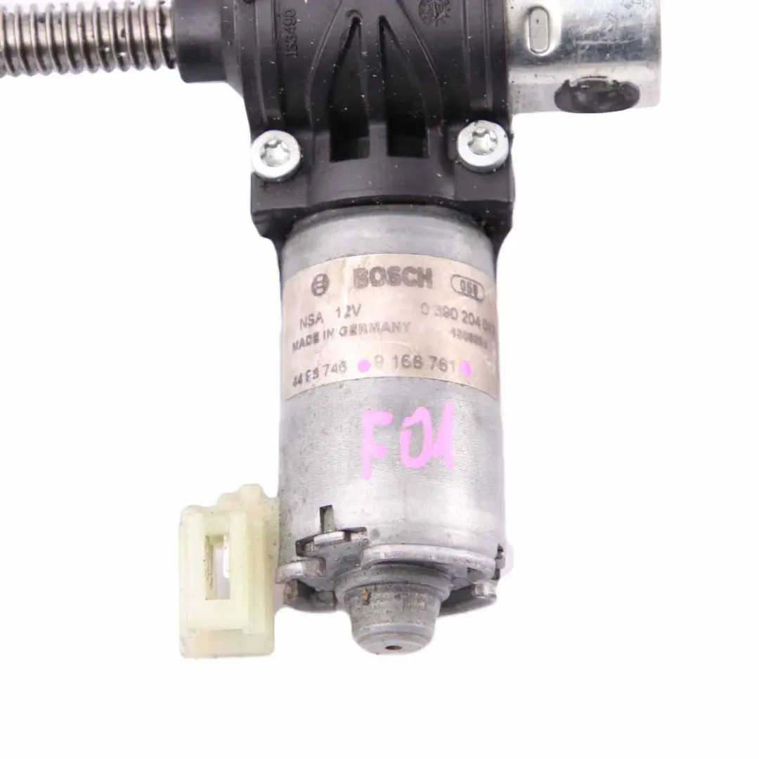 Silnik Silniczek Regulacji Fotela Lewy Przód Przedni do BMW F10 o numerze 9168761 BMW F10 Silnik Silniczek Regulacji Fotela Lewy Przód Przedni - SKU 9168761 - Numer Części 9168761