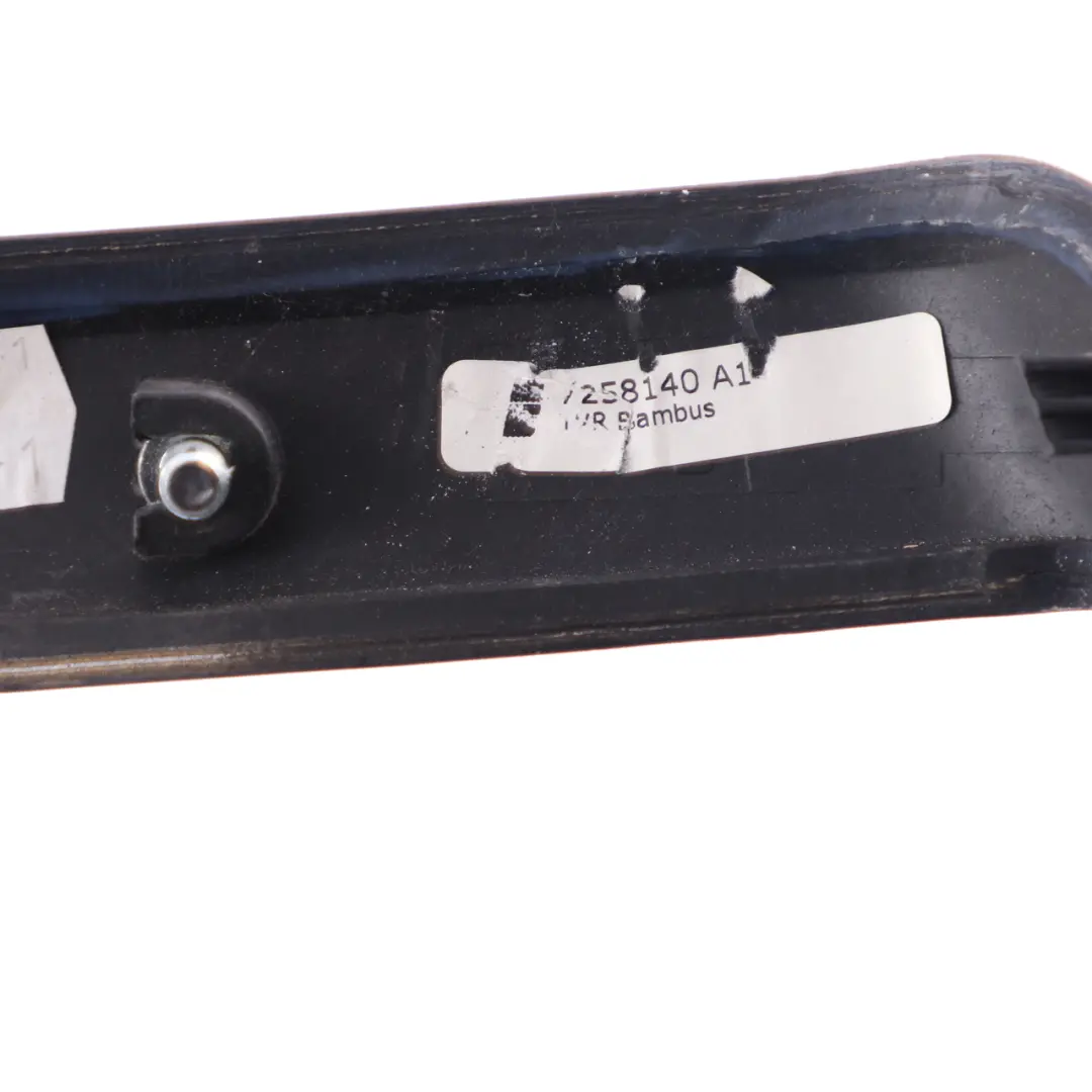 Modanatura Copertura Porta Anteriore Destra per BMW E90 E91 LCI con numero di parte 9169708 BMW E90 E91 LCI Modanatura Copertura Porta Anteriore Destra - SKU 9169708 - Numero di parte 9169708