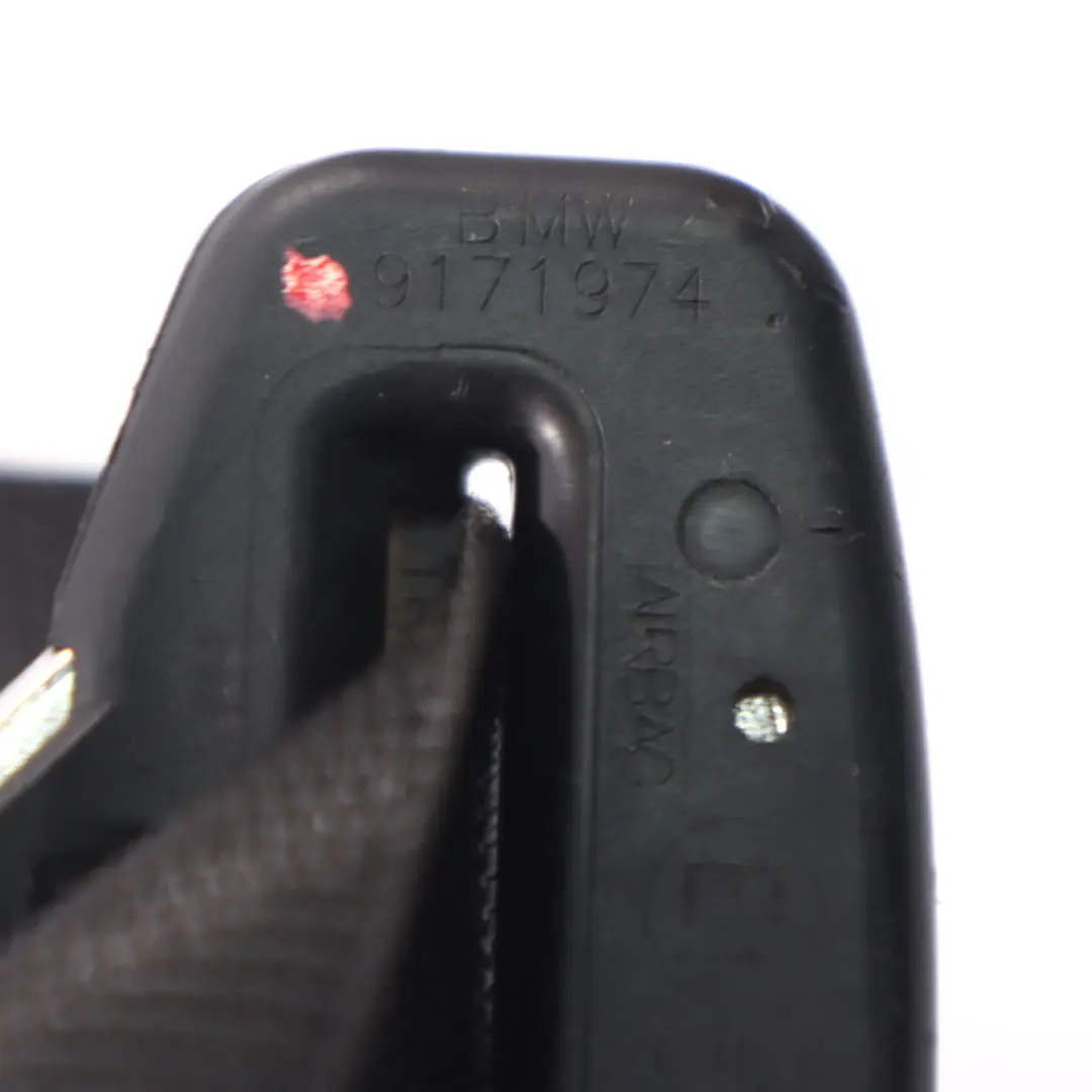Ceinture de sécurité supérieure avant droite noire pour BMW E88 Convertible à propos du numéro de pièce 9171974 BMW E88 Convertible Ceinture de sécurité supérieure avant droite noire - SKU 9171974 - Numéro de pièce 9171974