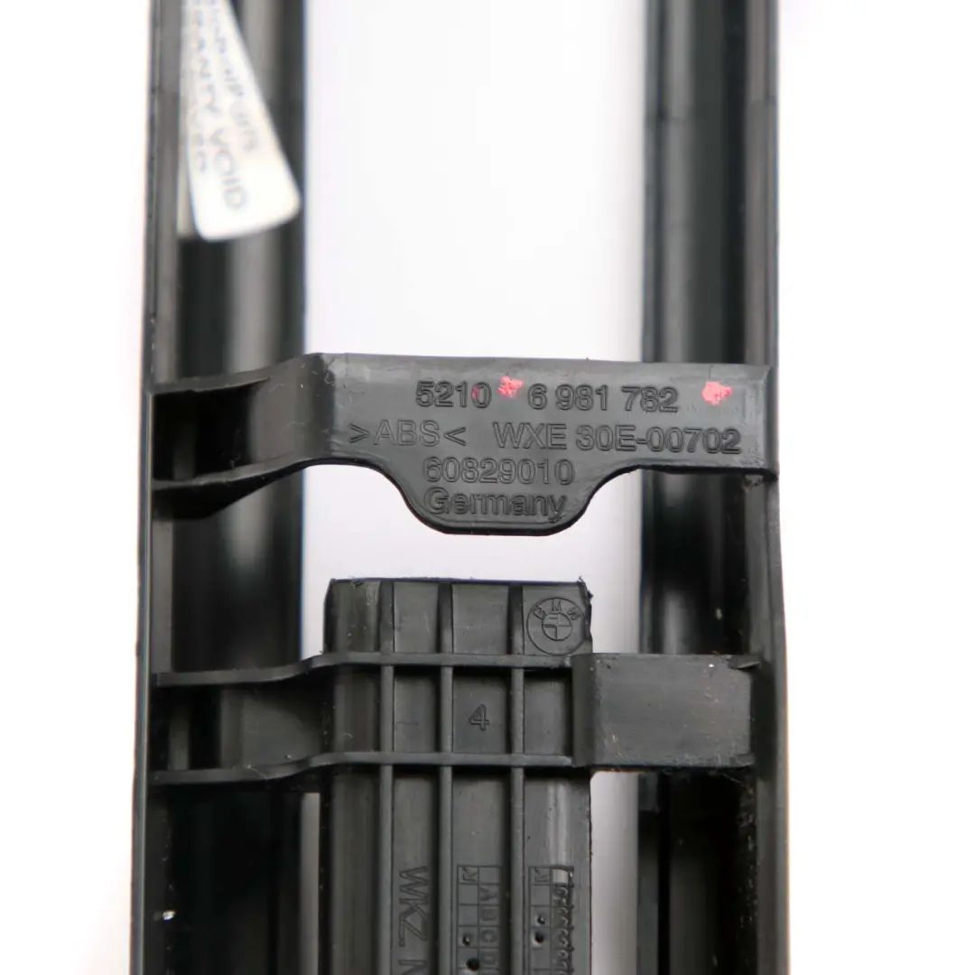 BMW F01 F07 GT F10 F11 Panneau Recouvrement Rail Siege Avant Droit Noir 6981782 - SKU 9175072 - Numéro de pièce 9175072