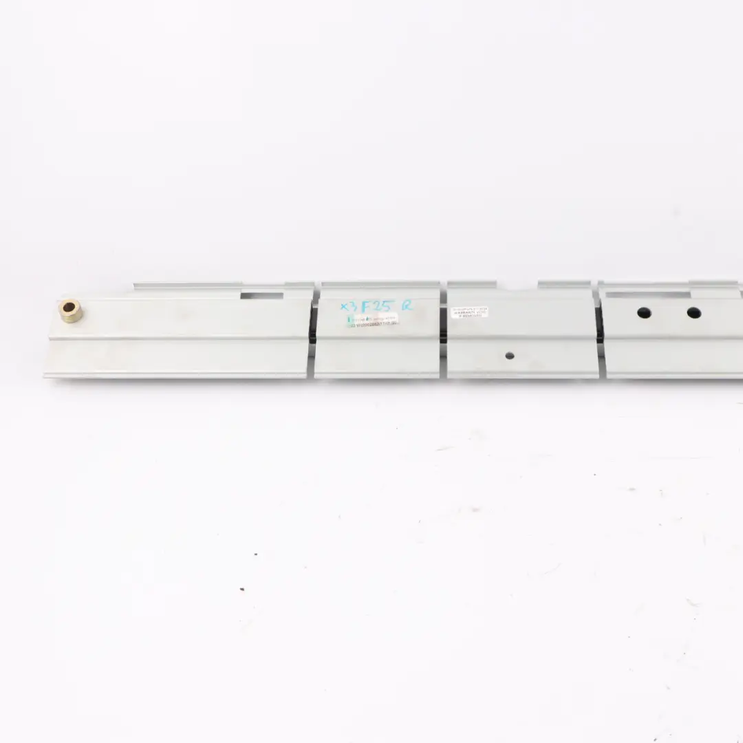 Portabagagli portellone posteriore binario fissaggio destro per BMW X3 F25 con numero di parte 9175148 BMW X3 F25 Portabagagli portellone posteriore binario fissaggio destro - SKU 9175148 - Numero di parte 9175148