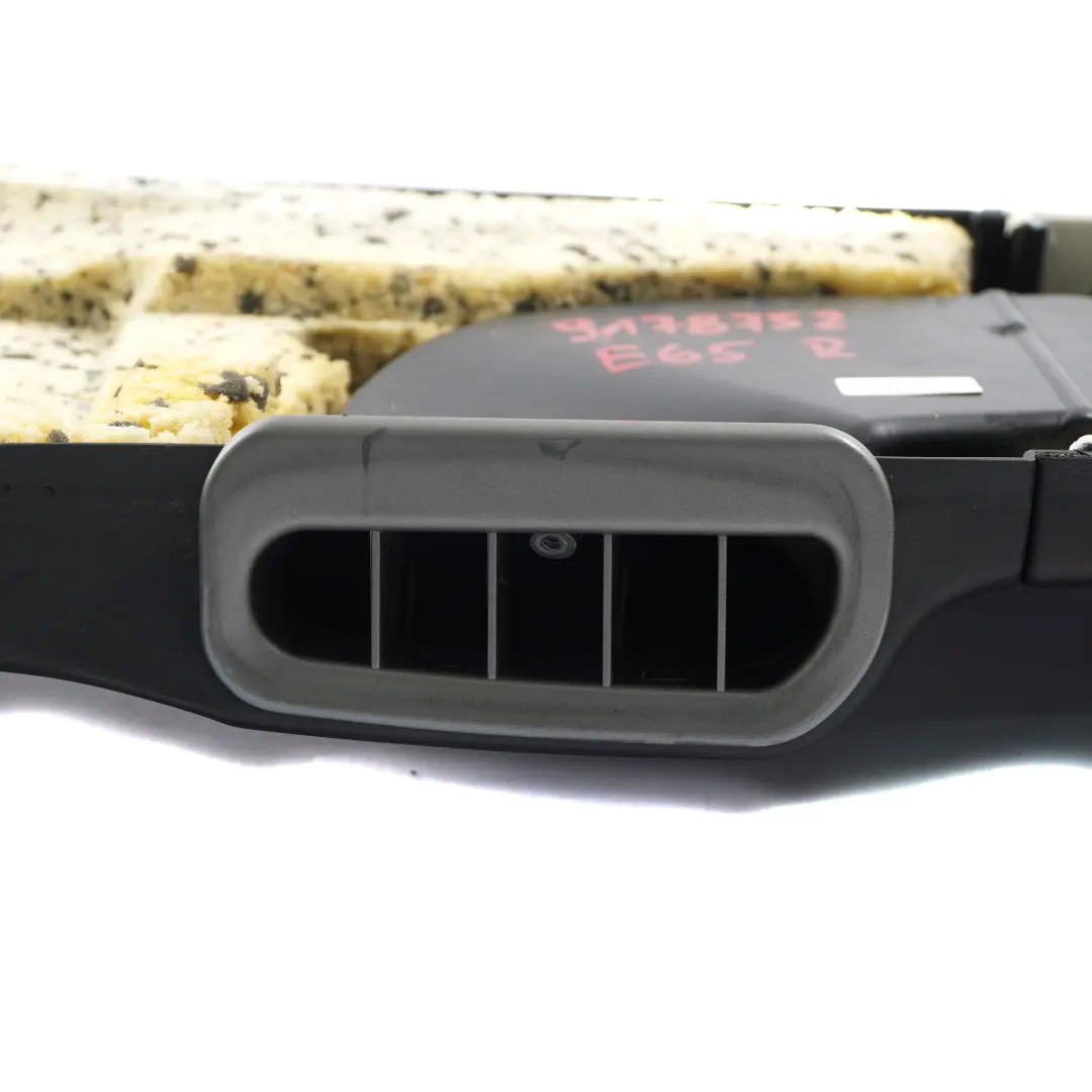 Pannello di Copertura Pilastro Centrale Inferiore Destra Nero per BMW E65 con numero di parte 9178752 BMW E65 Pannello di Copertura Pilastro Centrale Inferiore Destra Nero - SKU 9178752 - Numero di parte 9178752