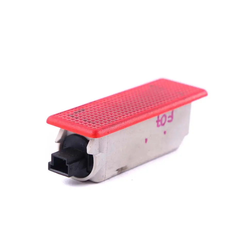 Luce interna portellone bagagliaio coperchio lampada rossa per BMW F07 GT con numero di parte 9180132 BMW F07 GT Luce interna portellone bagagliaio coperchio lampada rossa - SKU 9180132 - Numero di parte 9180132