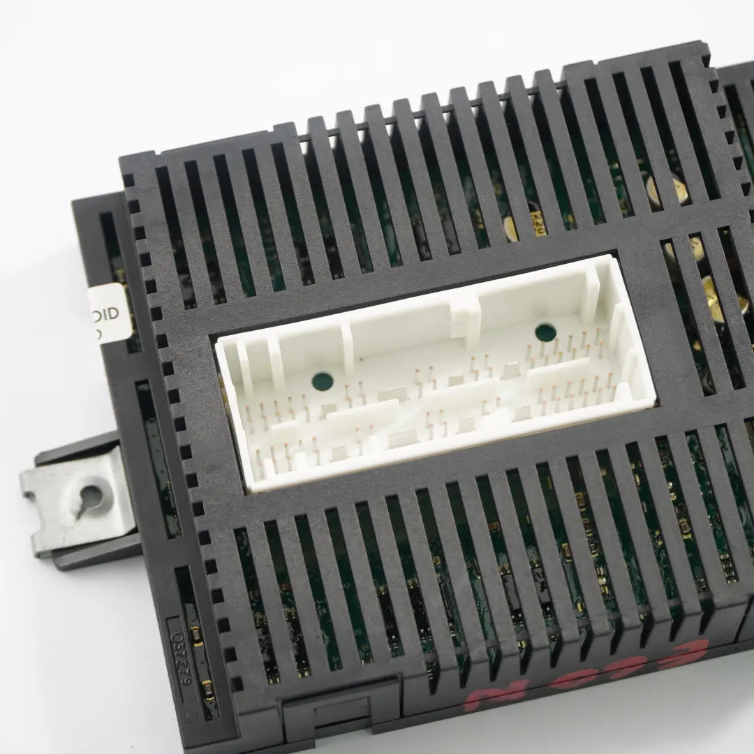 Modulo di Controllo Luci Lear LM II E6X LWR per BMW E61 LCI con numero di parte 9180756 BMW E61 LCI Modulo di Controllo Luci Lear LM II E6X LWR - SKU 9180756 - Numero di parte 9180756