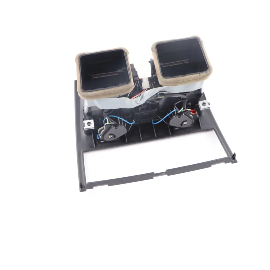 Lüftungs Düsen Hinten Mitte Luftkanal Panel Abdeckung für BMW F07 GT mit Teilenummer 9181095 BMW F07 GT Lüftungs Düsen Hinten Mitte Luftkanal Panel Abdeckung - SKU 9181095 - Teilenummer 9181095