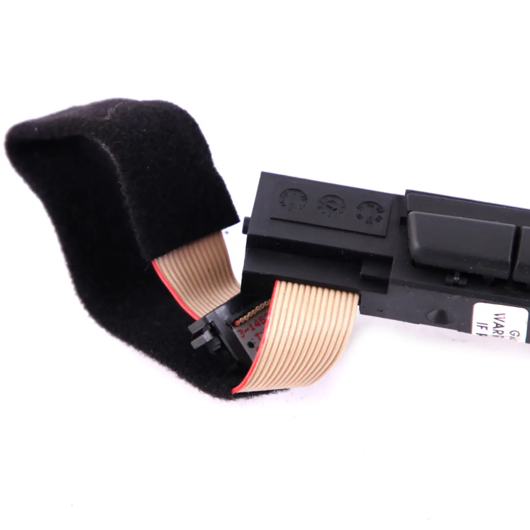 Panneau commande Console centrale Interrupteur Boutons centraux pour BMW E88 à propos du numéro de pièce 9181252 BMW E88 Panneau commande Console centrale Interrupteur Boutons centraux - SKU 9181252 - Numéro de pièce 9181252