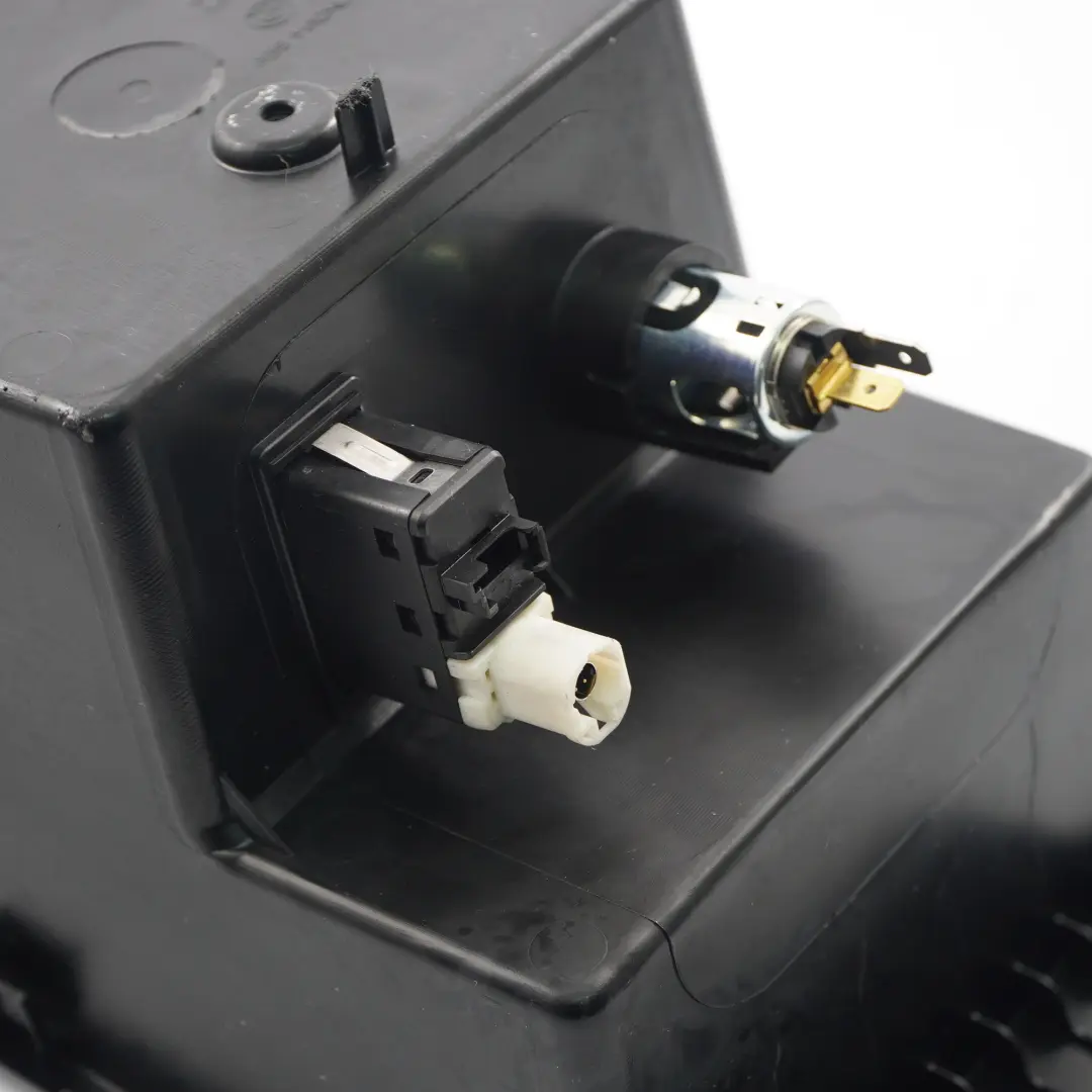 Vano portaoggetti console centrale posteriore per BMW X3 F25 con numero di parte 9184500 BMW X3 F25 Vano portaoggetti console centrale posteriore - SKU 9184500 - Numero di parte 9184500