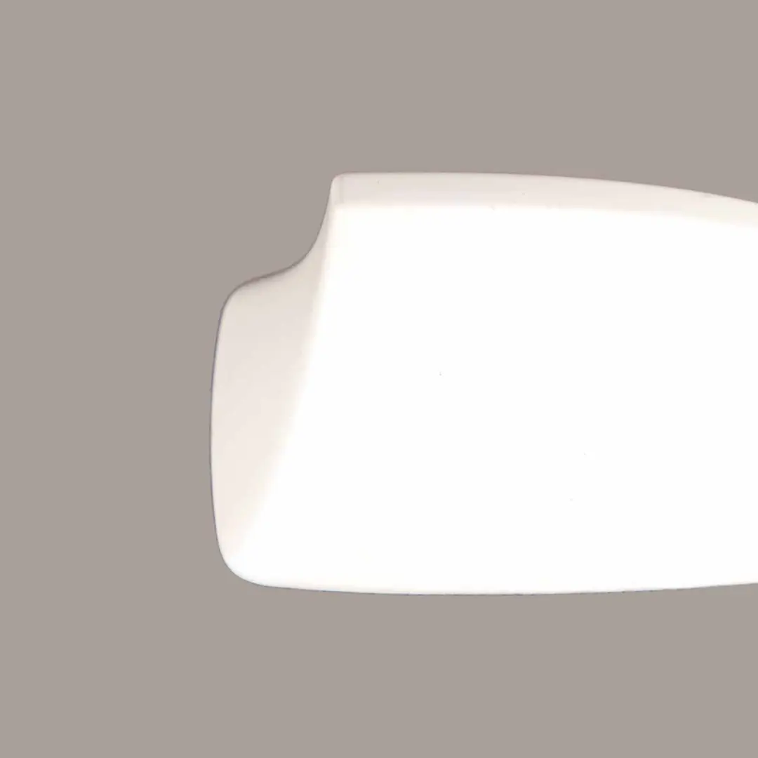 Couvercle de boîtier d'antenne de toit vide Mineralweiss Mineral White pour BMW F10 à propos du numéro de pièce 9184814 BMW F10 Couvercle de boîtier d'antenne de toit vide Mineralweiss Mineral White - SKU 9184814-MW - Numéro de pièce 9184814