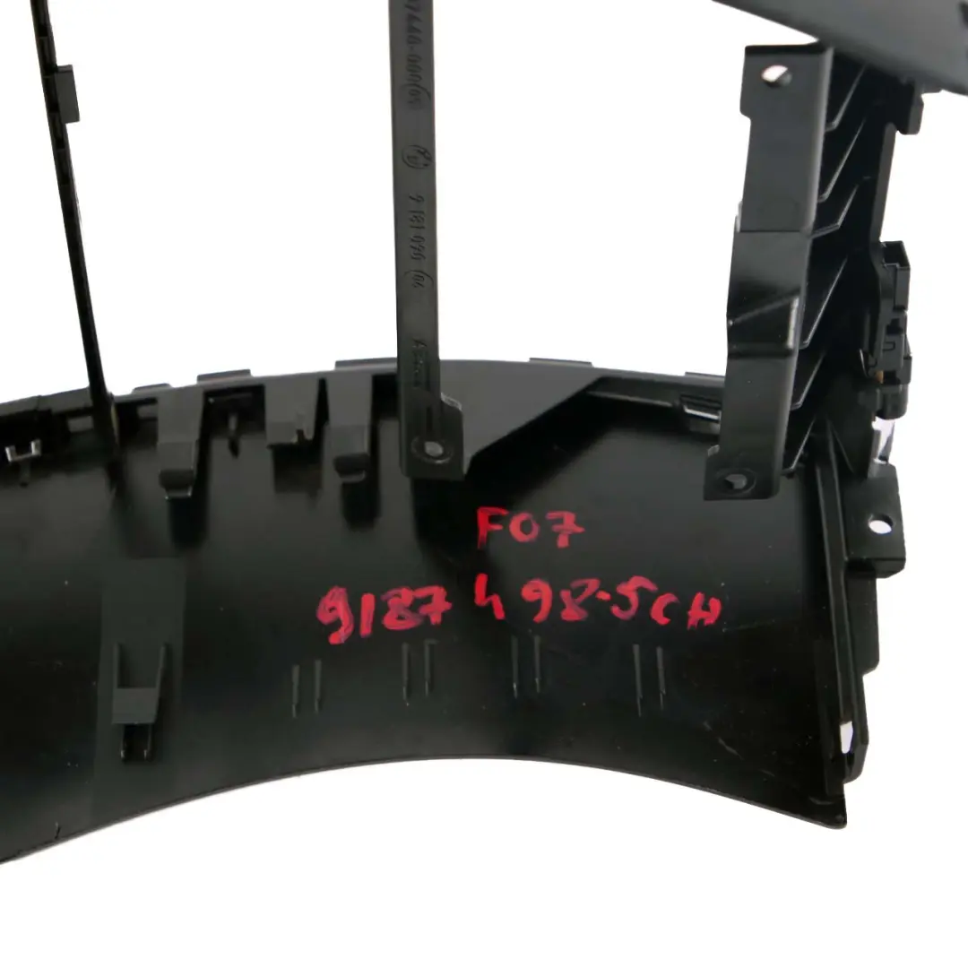 Pannello copertura console centrale posteriore Nero Cromo per BMW F07 GT con numero di parte 9187498 BMW F07 GT Pannello copertura console centrale posteriore Nero Cromo - SKU 9187498 - Numero di parte 9187498